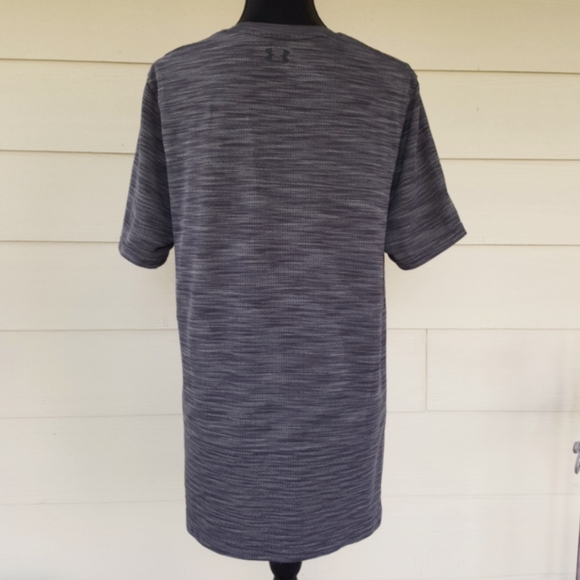 UNDER ARMOUR HEATGEAR Men's Athletic Shirt (L) - Picture 3 of 9